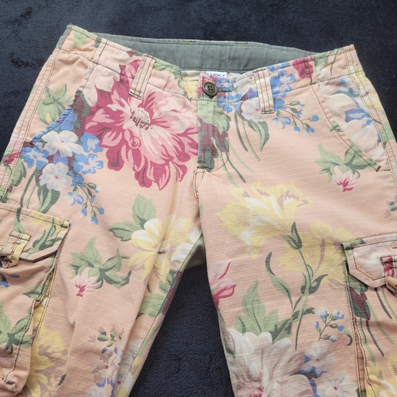 Vintage Y2K Lucky Brand Floral Cargo Rip Stop Capri Pants size 2/26 - Picture 2 of 10